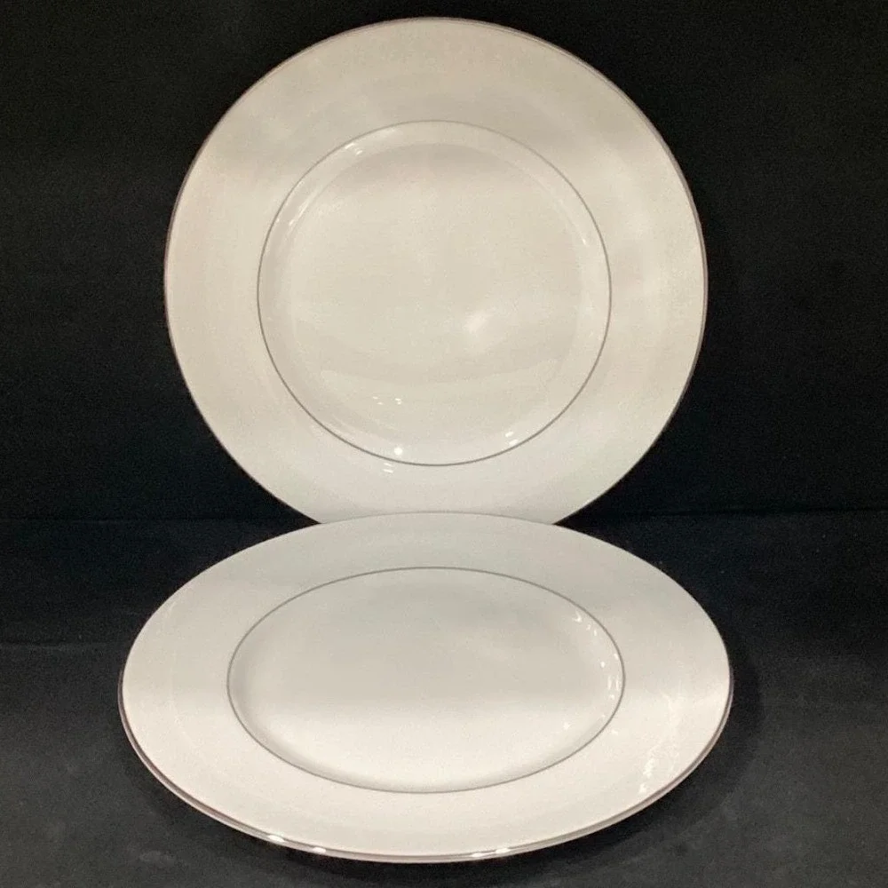 Royal Doulton‎ Amulet Dinner Plates, Set of 2, Vtg White Floral Fine Bone China
